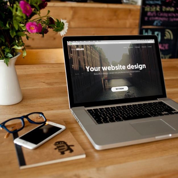 64+ Free PSD Laptop Mockups for creative and professional designers and Premium Version! | Free ...